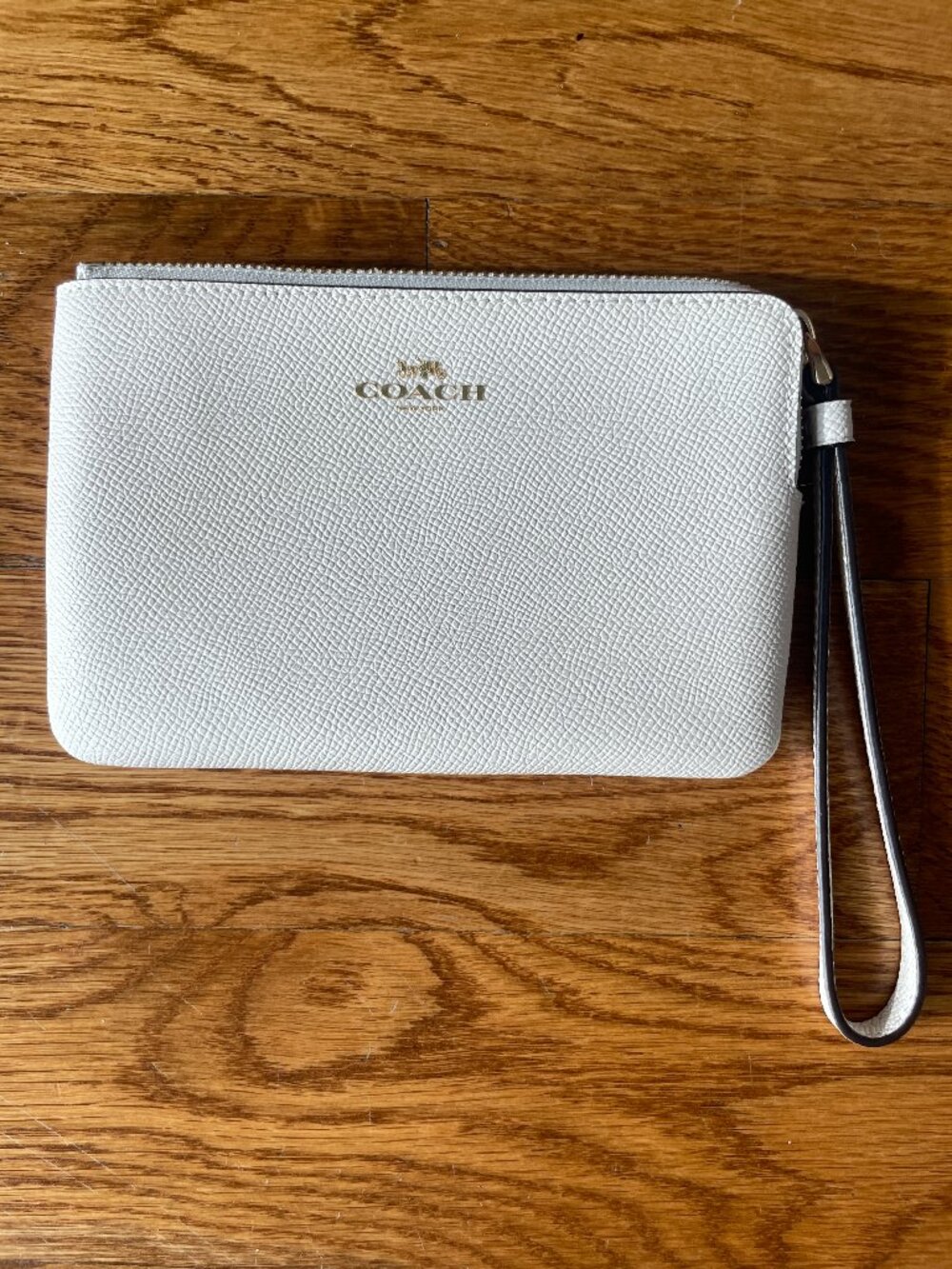 NEW WITH TAGS Coach Corner Zip Wristlet in White